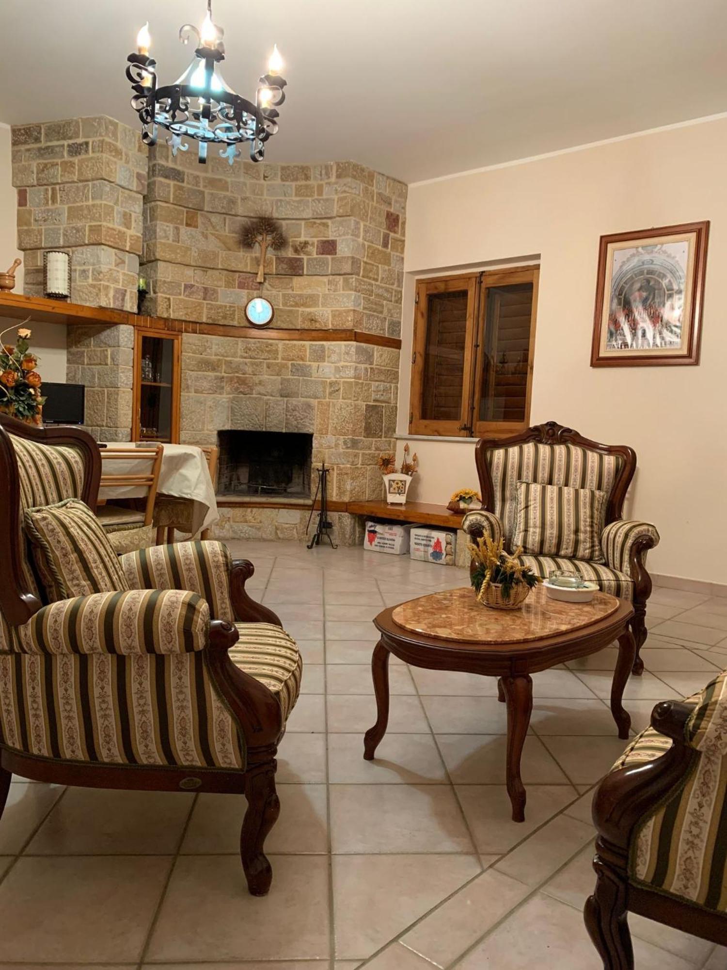 Casa Vacanze Villa Mariano Gangi Exterior foto